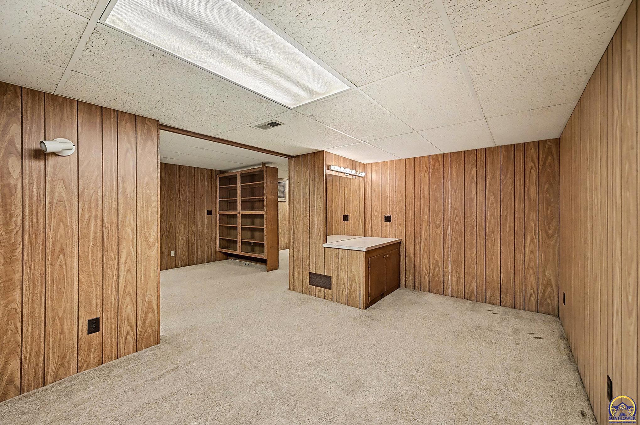 2709 Lawrence Avenue Lawrence, KS 66047 - Photo 29 of 36