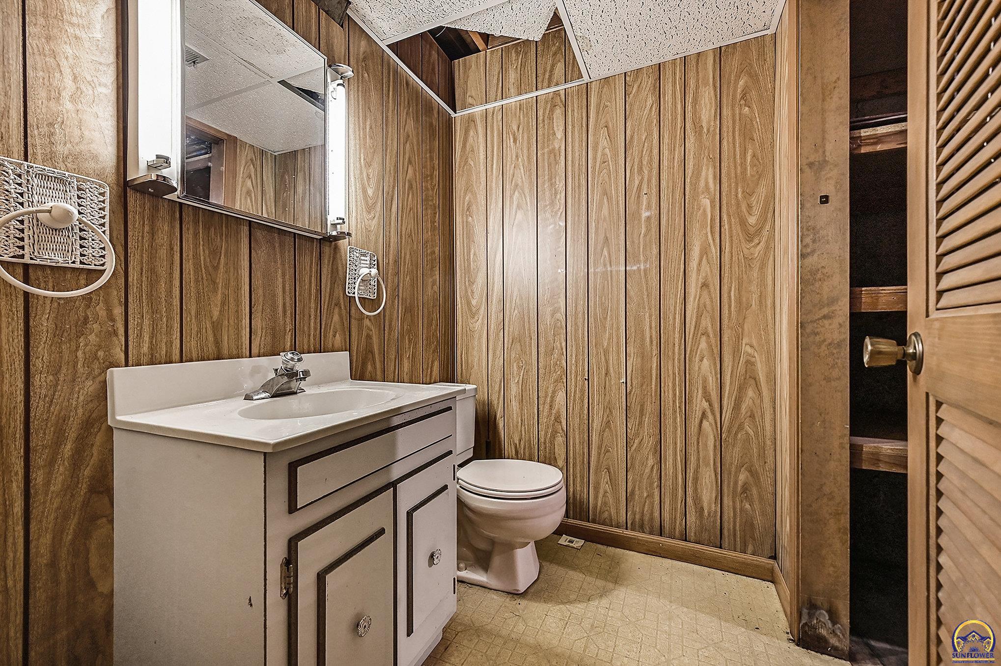 2709 Lawrence Avenue Lawrence, KS 66047 - Photo 31 of 36