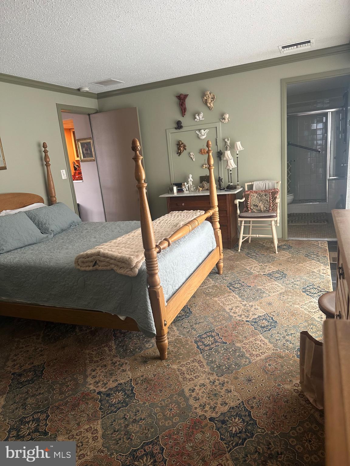 1 Markham Road, Unit 1D Princeton, NJ 08540 - Photo 25 of 52 Charming bedroom with vintage elegance.