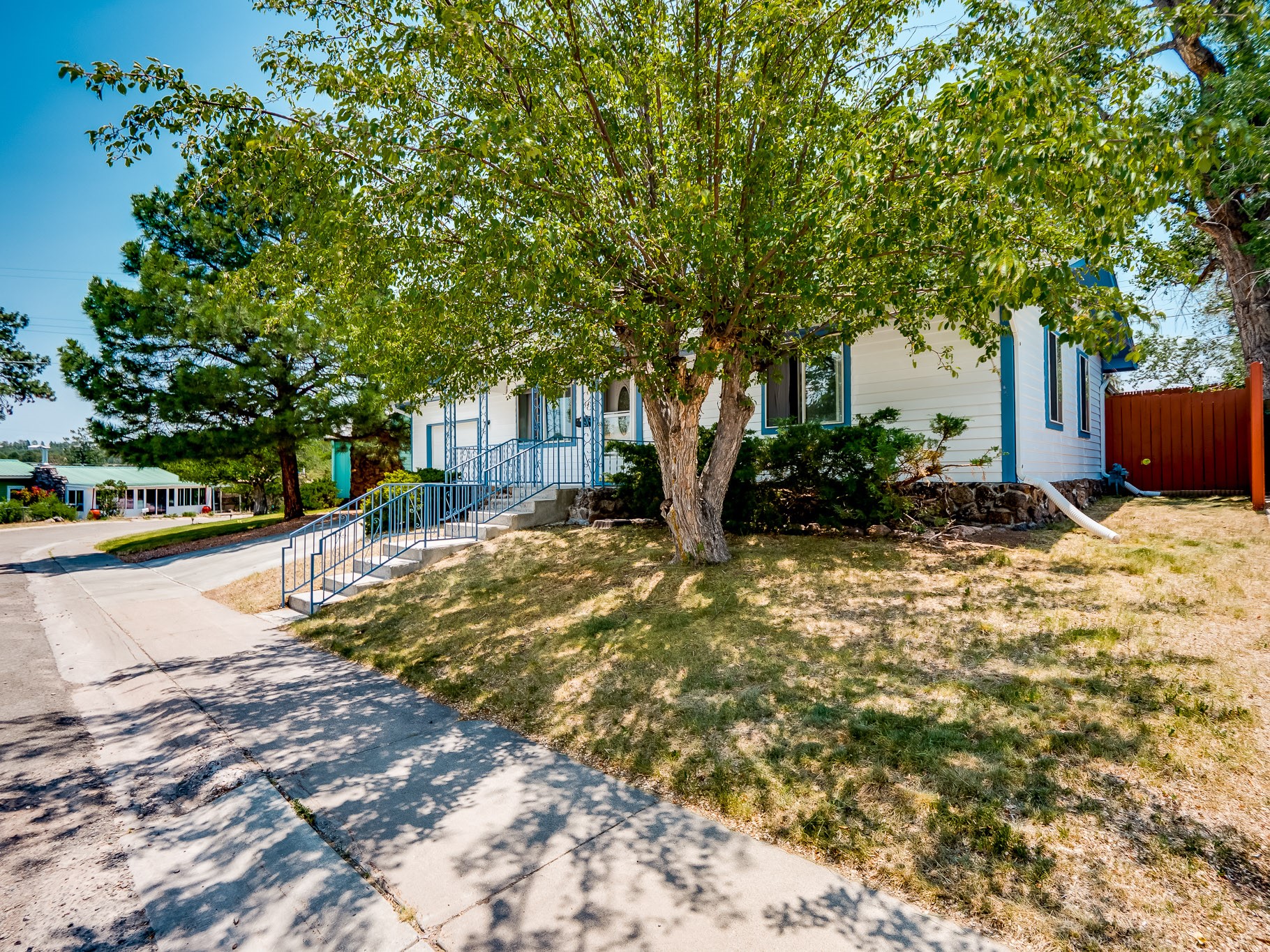 3423 Ridgeway Drive Los Alamos, NM 87544 - Photo 3 of 46