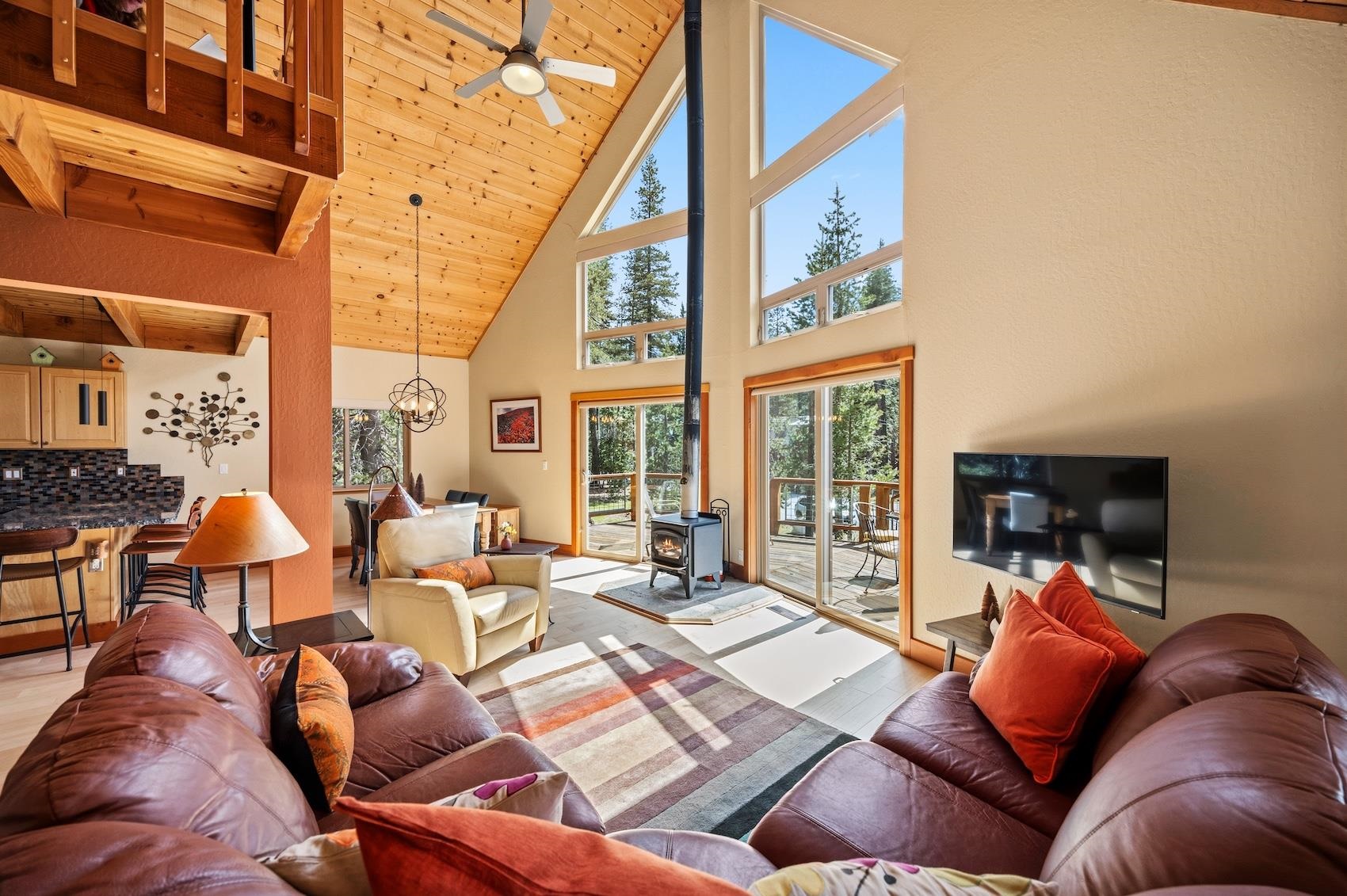 6104 Serene Road Soda Springs, CA 95728 - Photo 10 of 28