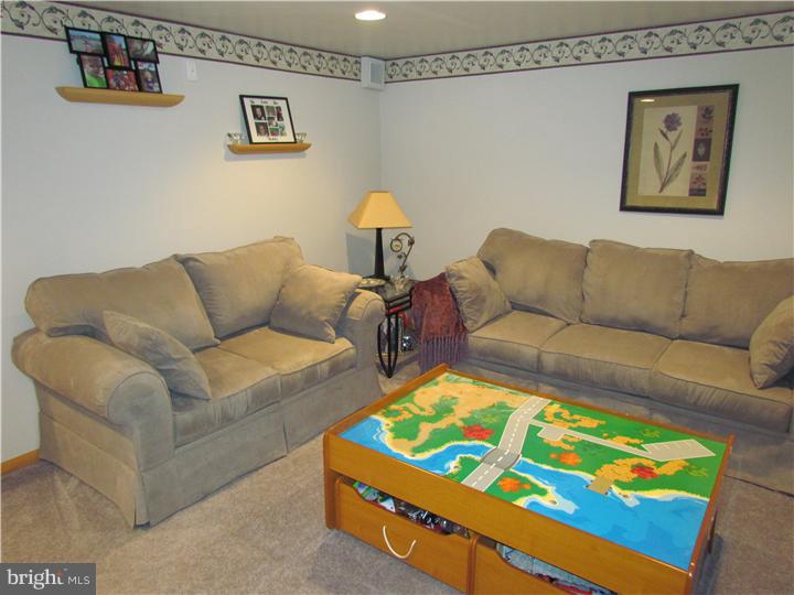 3537 Teton Road Philadelphia, PA 19154 - Photo 4 of 20