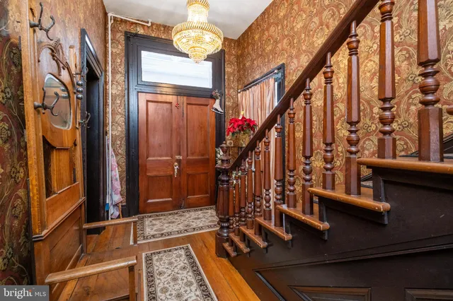 a view of an entryway