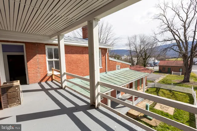 $375,000 | 9400 South Congress Street, New Market, VA 22844