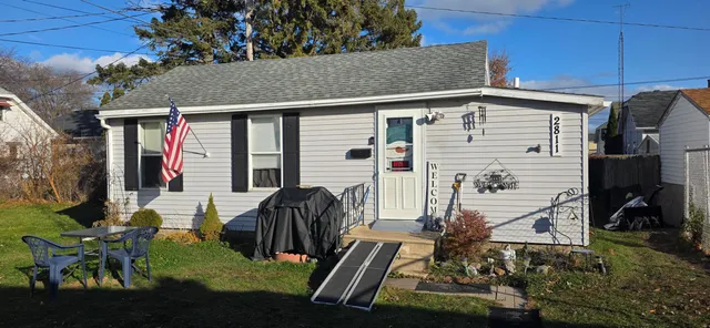 $99,900 | 2811 Douglas Avenue, Racine, WI 53402