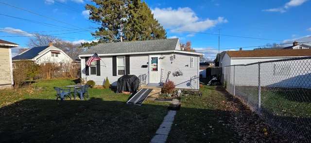 $99,900 | 2811 Douglas Avenue, Racine, WI 53402