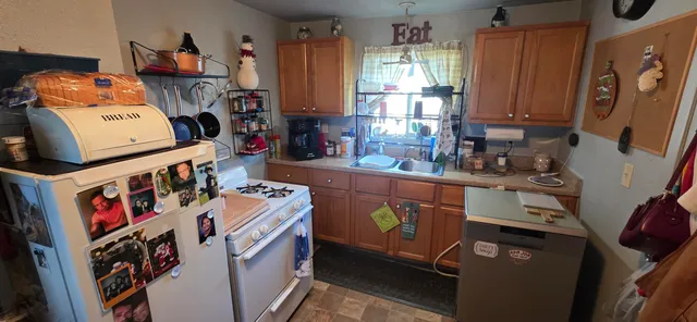 $99,900 | 2811 Douglas Avenue, Racine, WI 53402