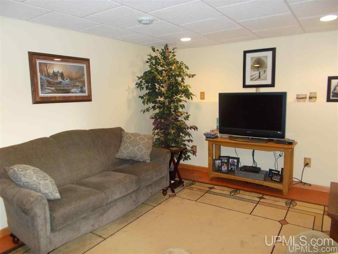 N18996 Franks Road Goodman, WI 54125 - Photo 16 of 33 Gallery Image 16