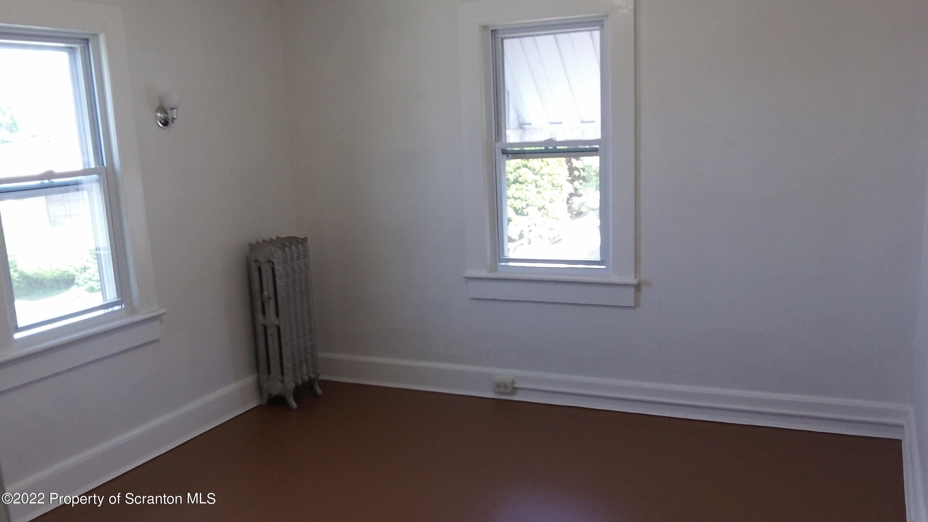 218 Chestnut Street Dunmore, PA 18512 - Photo 7 of 8 101_0477