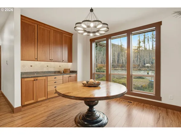 $2,395,000 | 49164 McKenzie Highway, Vida, OR 97488