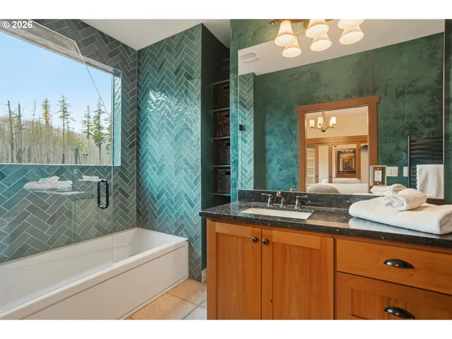 $2,475,000 | 49164 McKenzie Highway, Vida, OR 97488