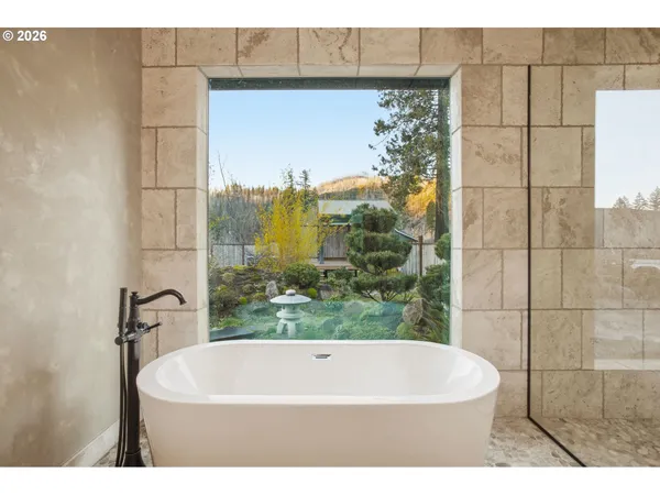$2,395,000 | 49164 McKenzie Highway, Vida, OR 97488