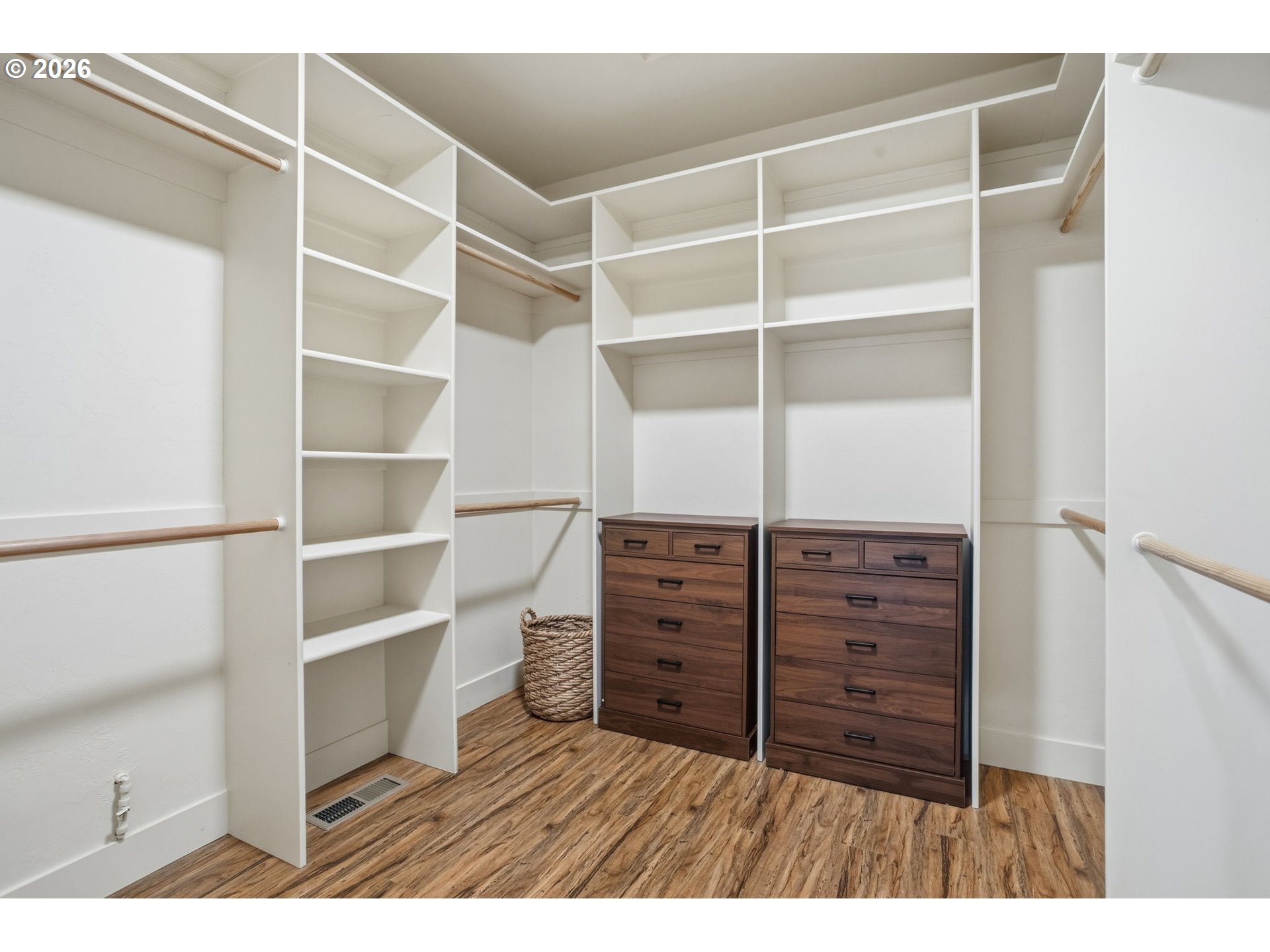 49164 McKenzie Highway Vida, OR 97488 - Photo 28 of 47 Upstairs Unit