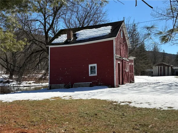 $319,000 | 118 Main Street, Laurens, NY 13796