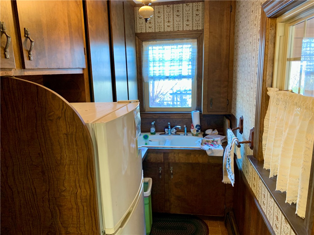 29 Central Street Lincoln, RI 02838 - Photo 4 of 29