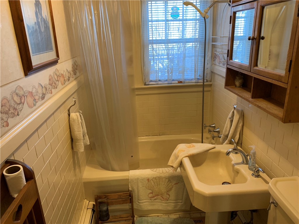 29 Central Street Lincoln, RI 02838 - Photo 8 of 29