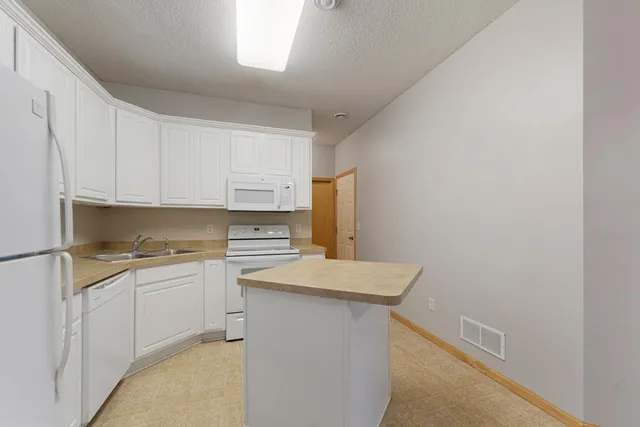 $239,000 | 1556 Independence Drive, Unit 202, Northfield, MN 55057