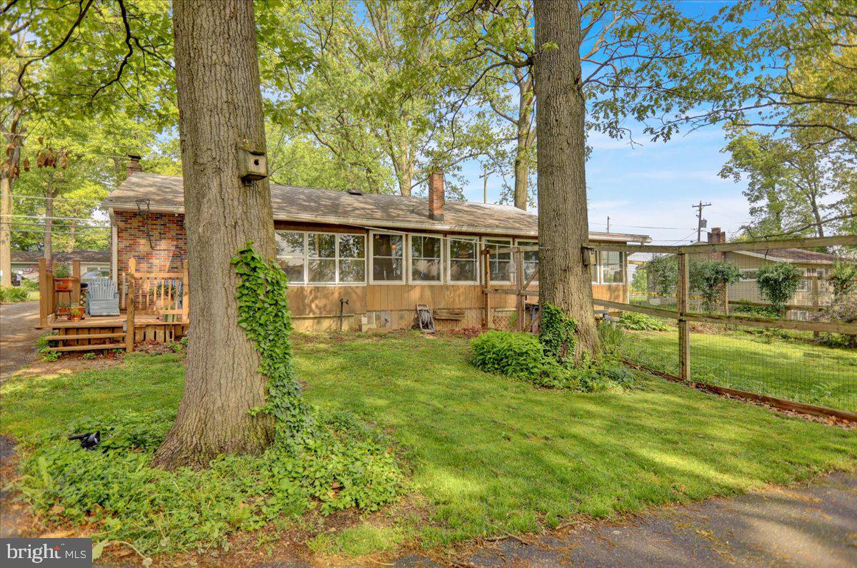 866 Kimmerlings Road Lebanon, PA 17046 - Photo 27 of 33 Rear view of sunroom
