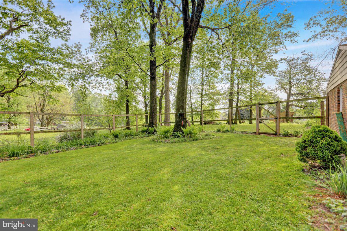 866 Kimmerlings Road Lebanon, PA 17046 - Photo 32 of 33 Enclosed rear yard