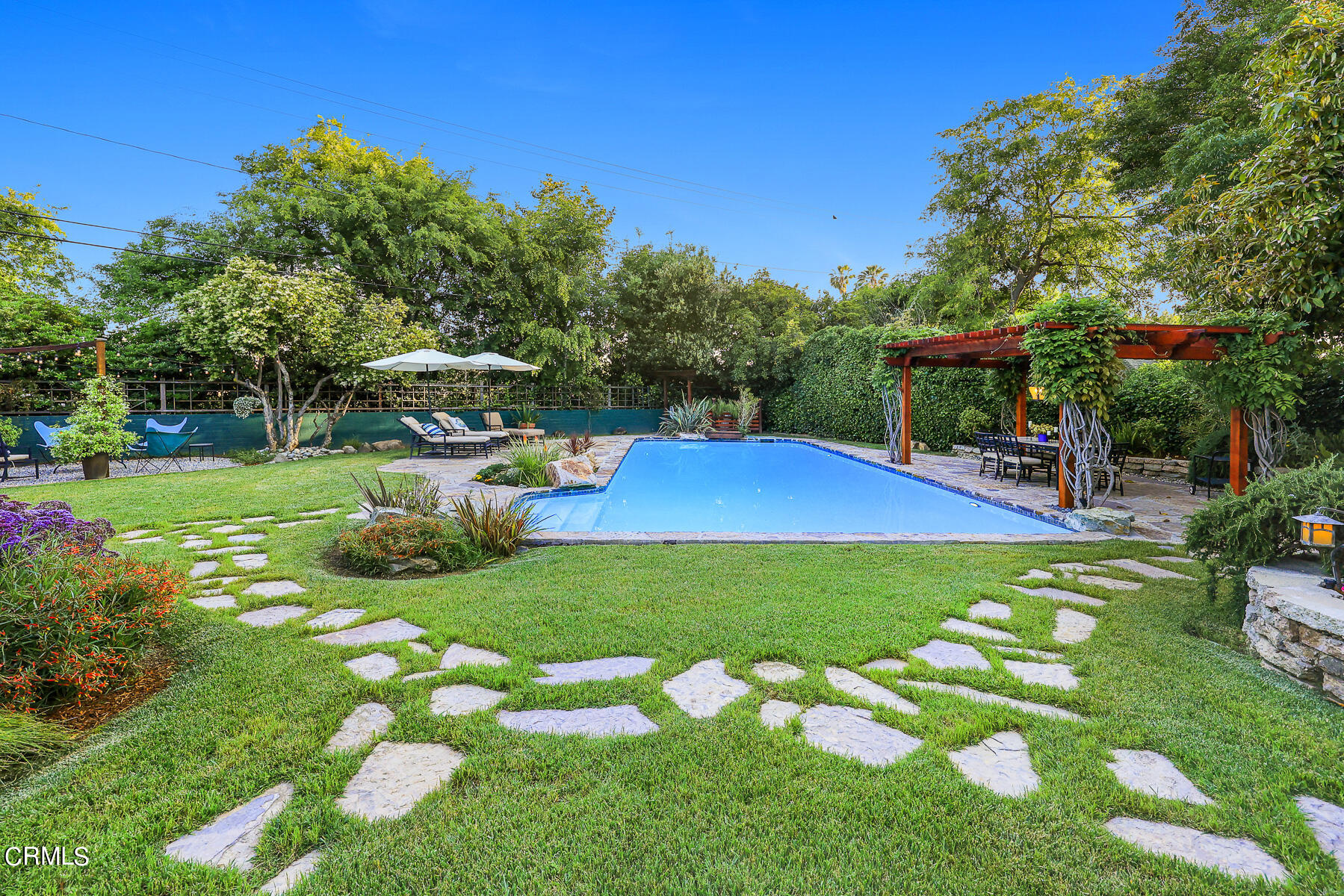 3780 Fairmeade Road Pasadena, CA 91107 - Photo 56 of 73 a view of backyard with outdoor seating and green space