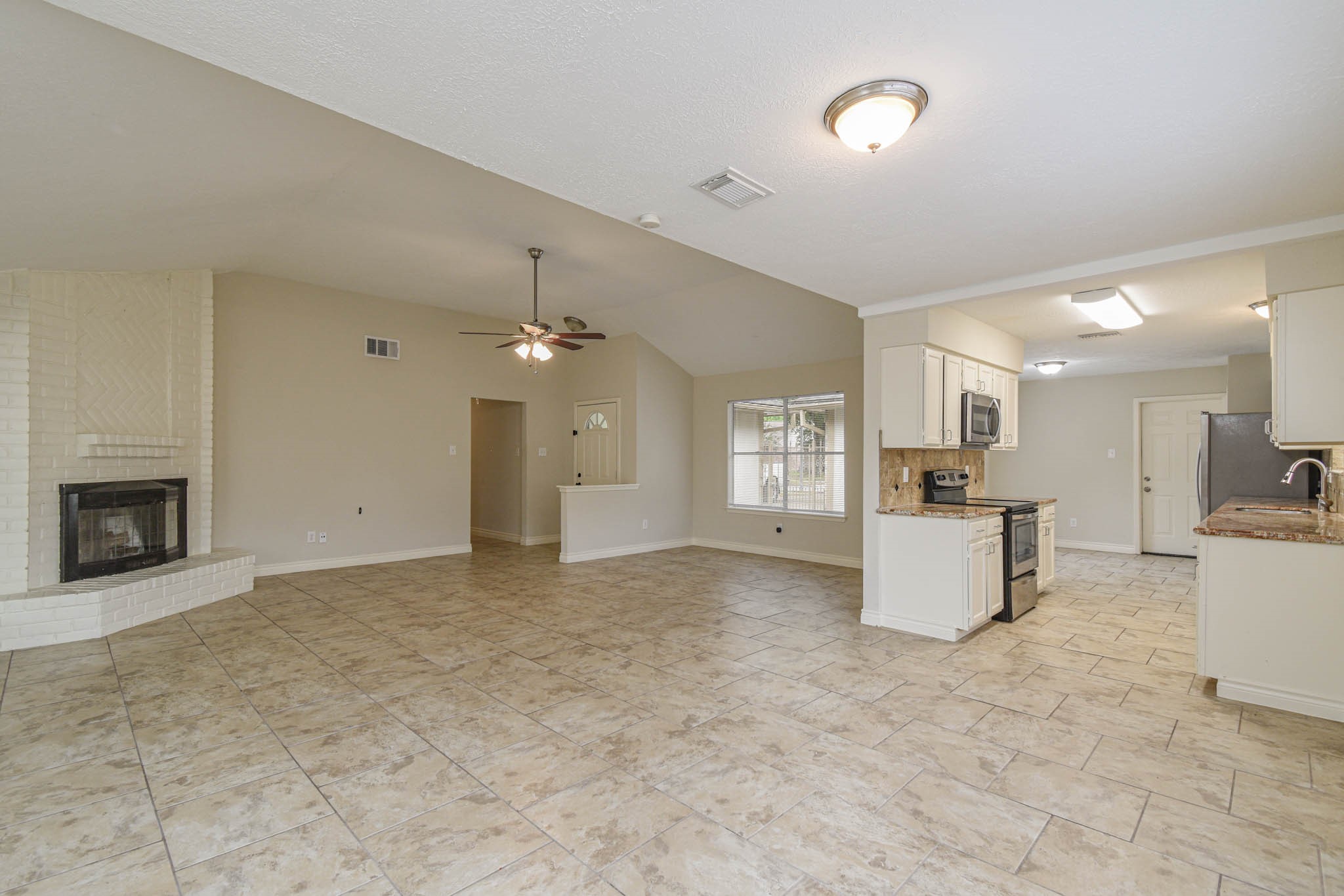 4922 Bridgemont Lane Spring, TX 77388 - Photo 5 of 24
