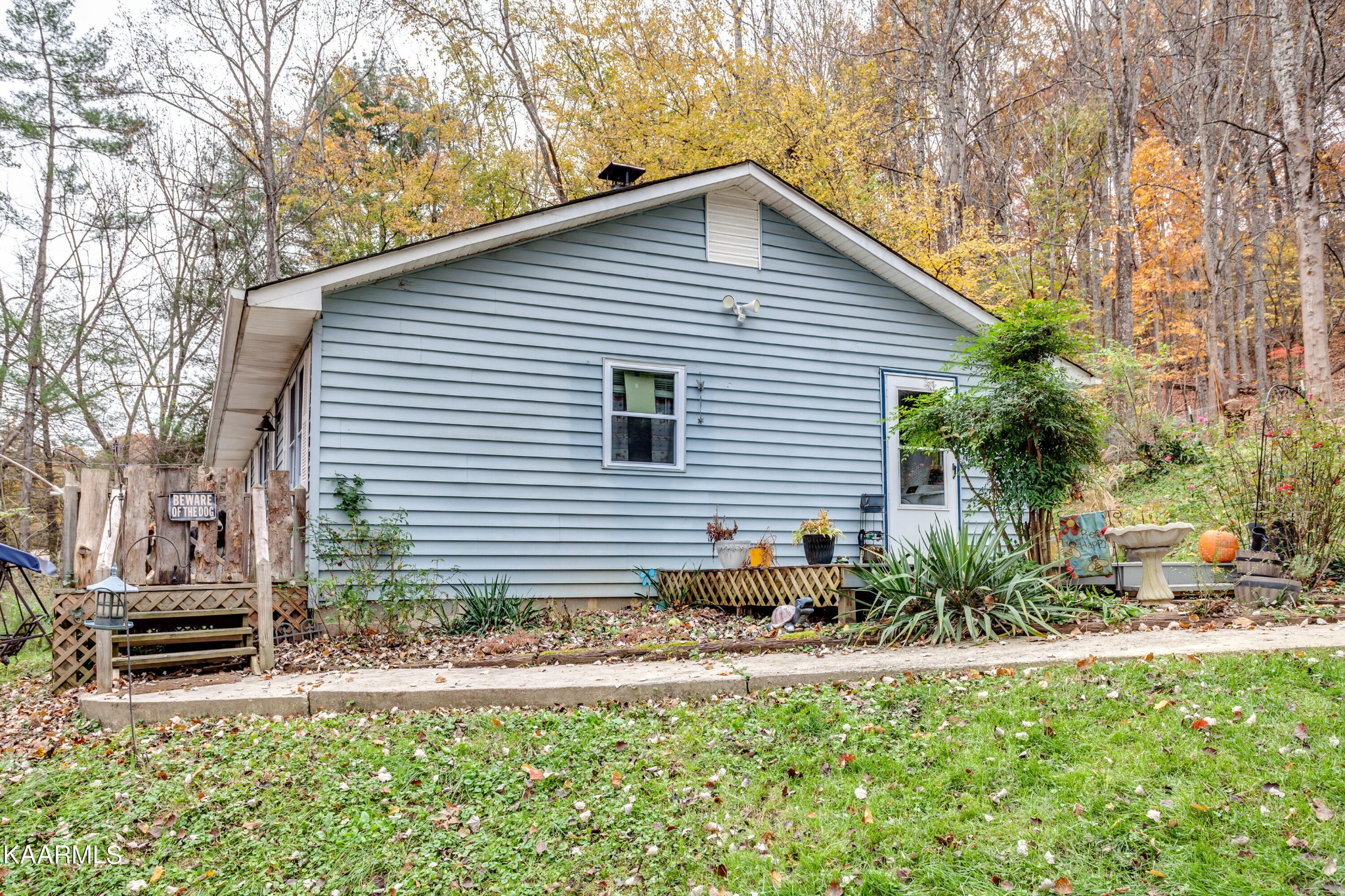 2018 Rhea Road Knoxville, TN 37920 - Photo 3 of 28 a view of a house with a yard