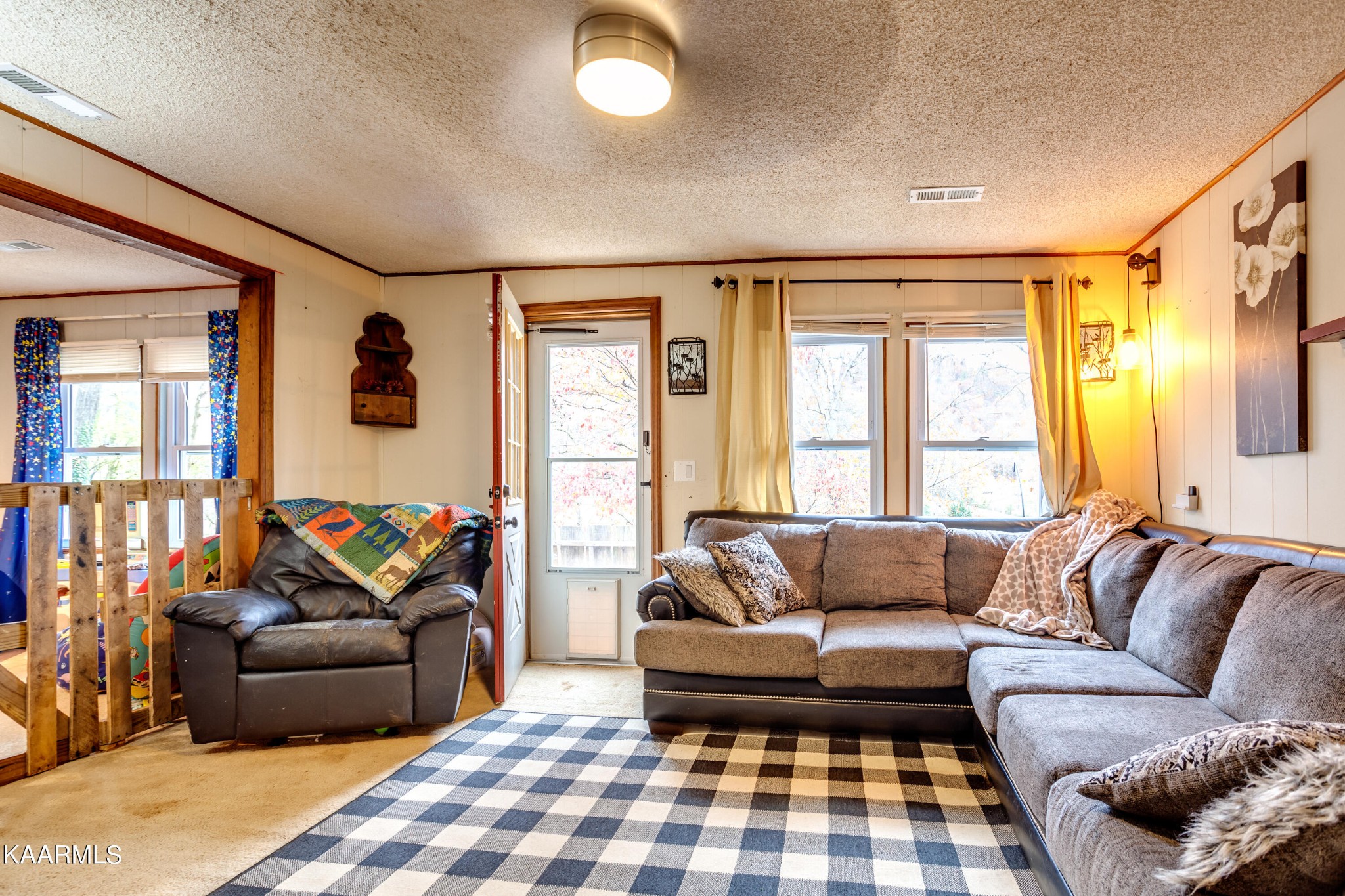 2018 Rhea Road Knoxville, TN 37920 - Photo 7 of 28 a living room with furniture and a couch
