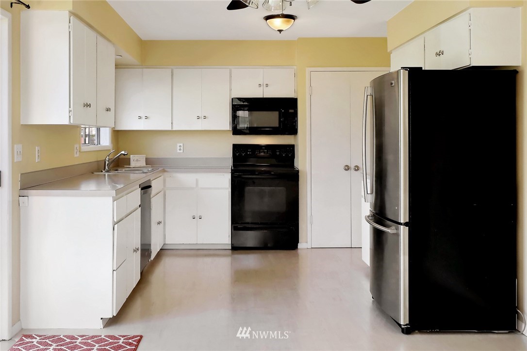 4967 Waschke Road Bellingham, WA 98226 - Photo 11 of 33