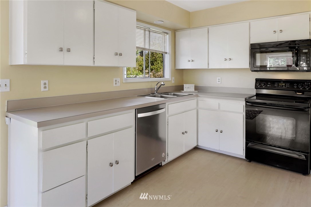 4967 Waschke Road Bellingham, WA 98226 - Photo 14 of 33