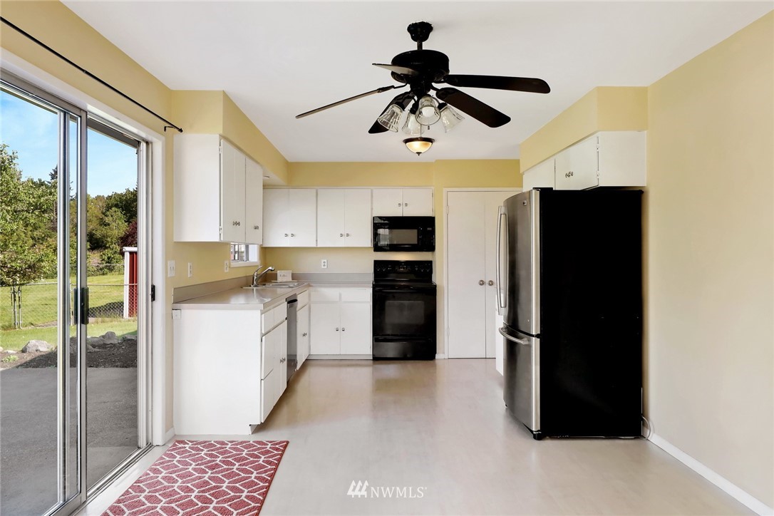 4967 Waschke Road Bellingham, WA 98226 - Photo 10 of 33