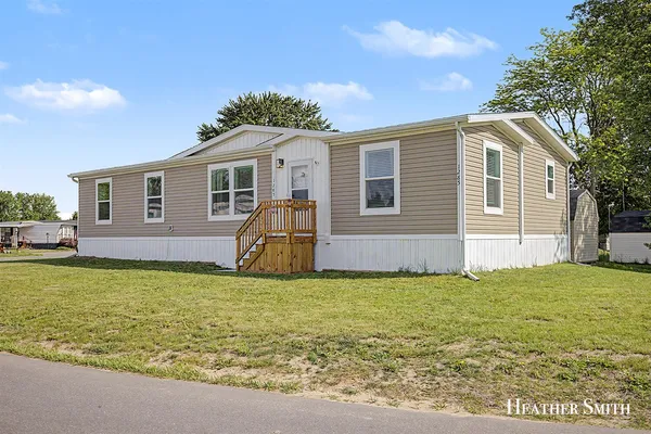$149,900 | 1285 Ashbrook Street Northeast, Belmont, MI 49306