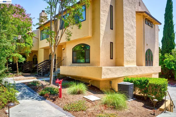 $1,350,000 | 2149 Junction Avenue, Unit 10, Mountain View, CA 94043