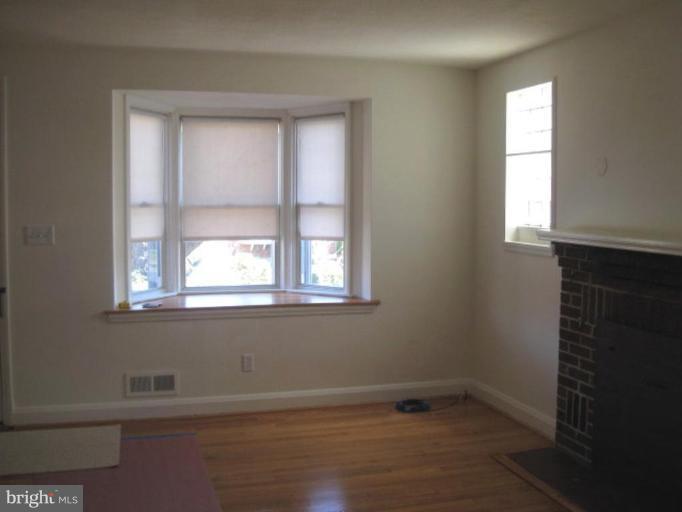 1629 Aberdeen Road Towson, MD 21286 - Photo 4 of 23 Living Room #3