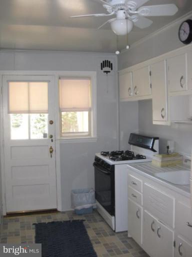 1629 Aberdeen Road Towson, MD 21286 - Photo 8 of 23 Kitchen