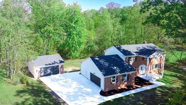 $549,900 | 6785 Tanglewood Drive, Youngstown, OH 44512