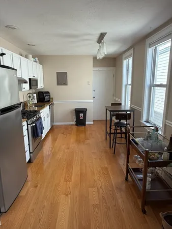 $4,000 | 421 East 3rd Street, Unit 3, Boston, MA 02127
