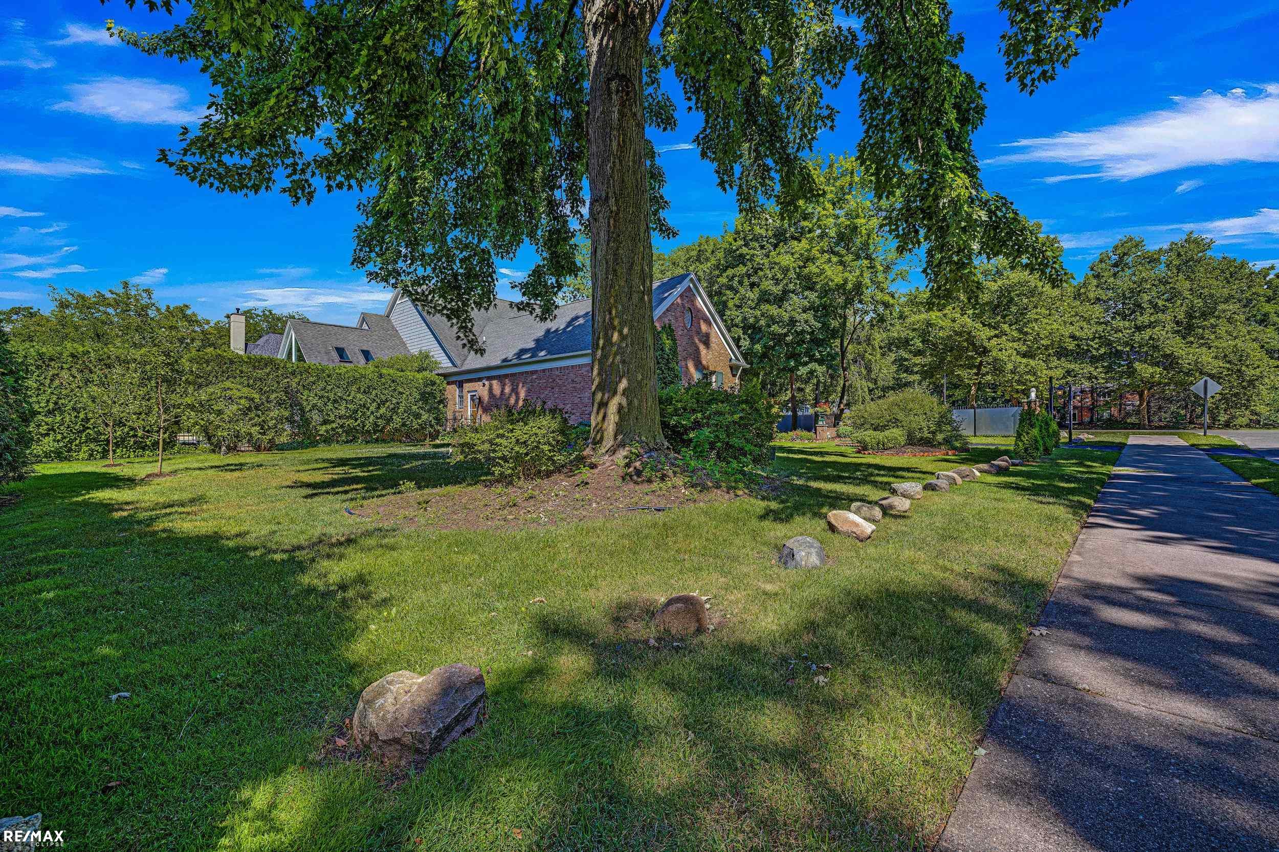 895 Bishop Road Grosse Pointe Park, MI 48230 - Photo 3 of 57