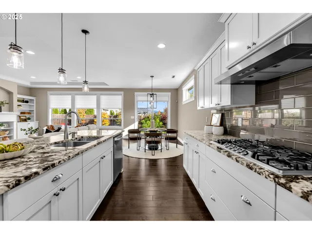 $895,000 | 11105 Northeast 143rd Avenue, Vancouver, WA 98682