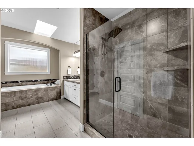 $895,000 | 11105 Northeast 143rd Avenue, Vancouver, WA 98682