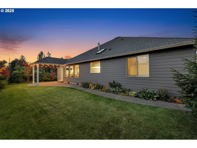 $895,000 | 11105 Northeast 143rd Avenue, Vancouver, WA 98682