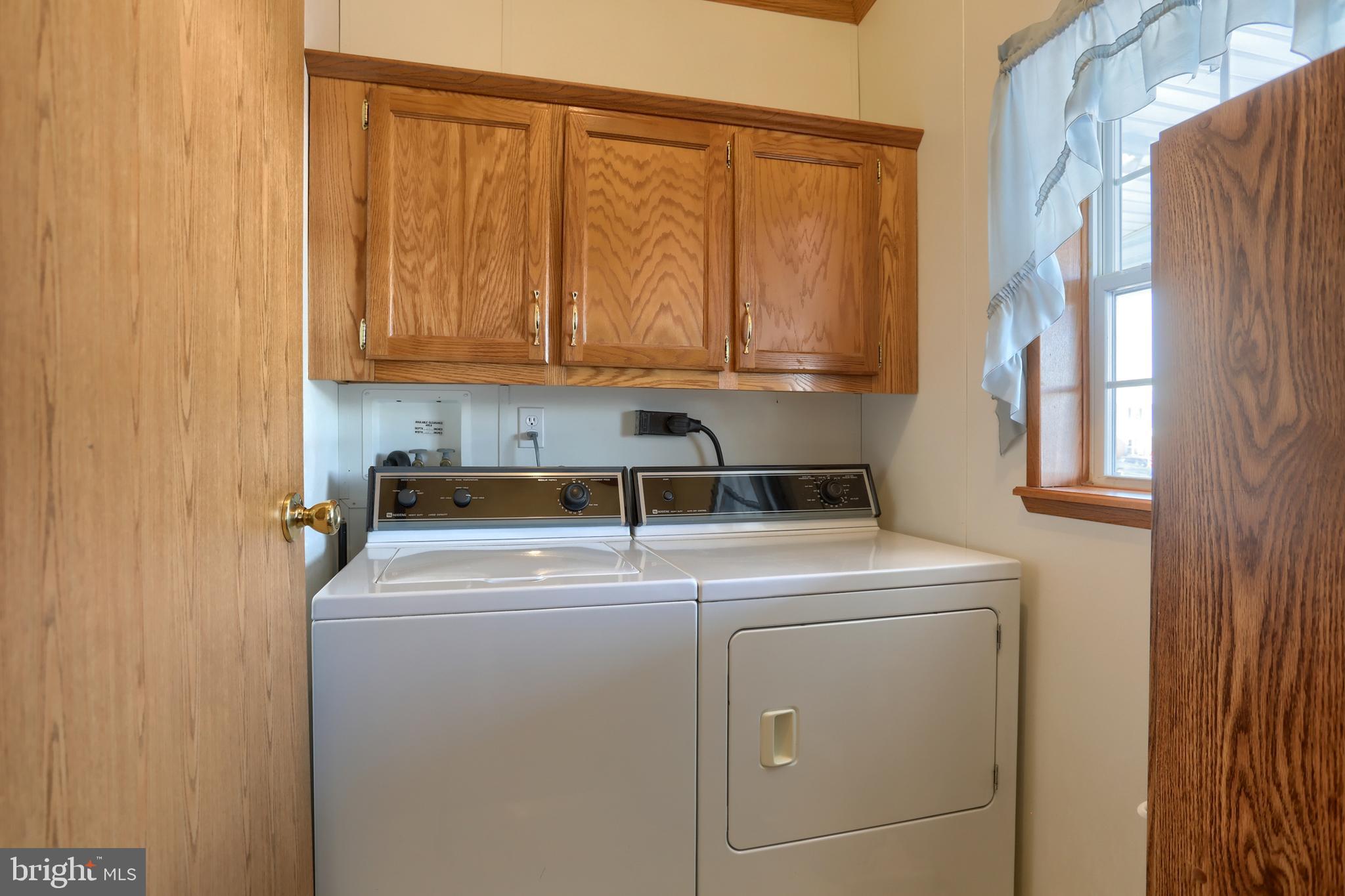 22 Elizabeth Avenue Lebanon, PA 17042 - Photo 12 of 28 a utility room with dryer and washer