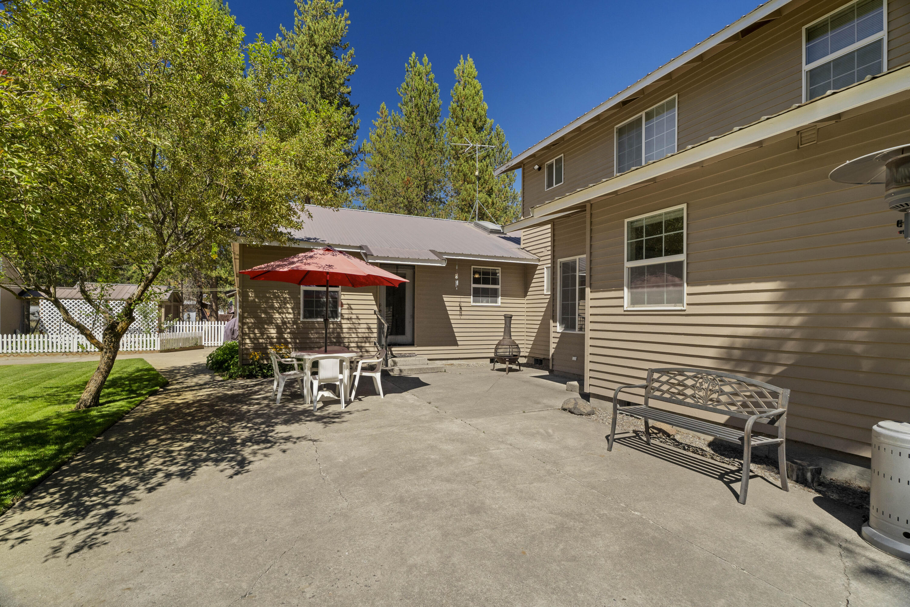 51445 Ash Road La Pine, OR 97739 - Photo 40 of 50 44-Exterior