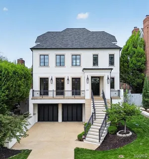 $3,750,000 | 209 North Bemiston Avenue, St. Louis, MO 63105