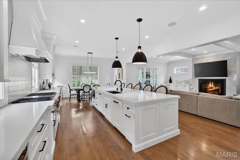 $3,750,000 | 209 North Bemiston Avenue, St. Louis, MO 63105