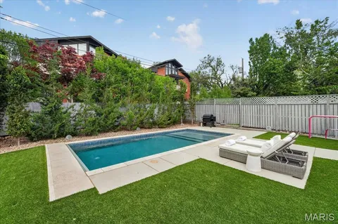 $3,750,000 | 209 North Bemiston Avenue, St. Louis, MO 63105