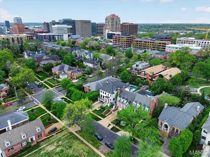 $3,750,000 | 209 North Bemiston Avenue, St. Louis, MO 63105