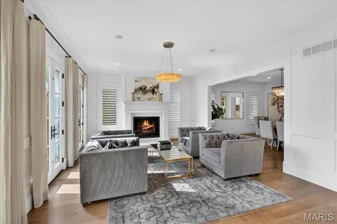 $3,750,000 | 209 North Bemiston Avenue, St. Louis, MO 63105