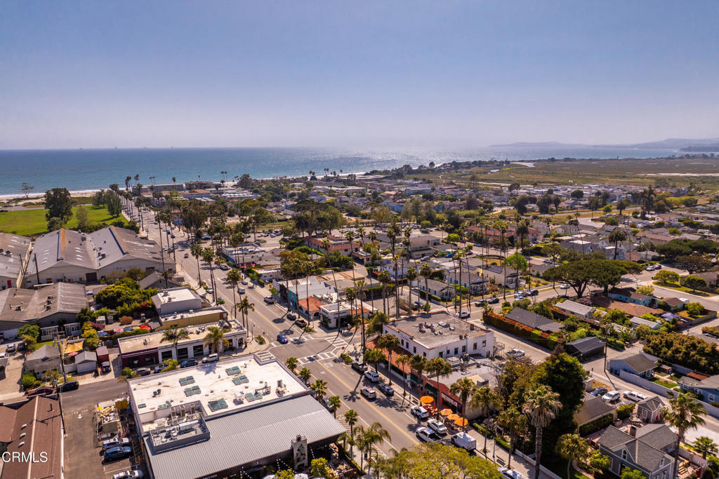 4975 Sandyland Road, Unit 302 Carpinteria, CA 93013 - Photo 28 of 28 an aerial view of multiple house