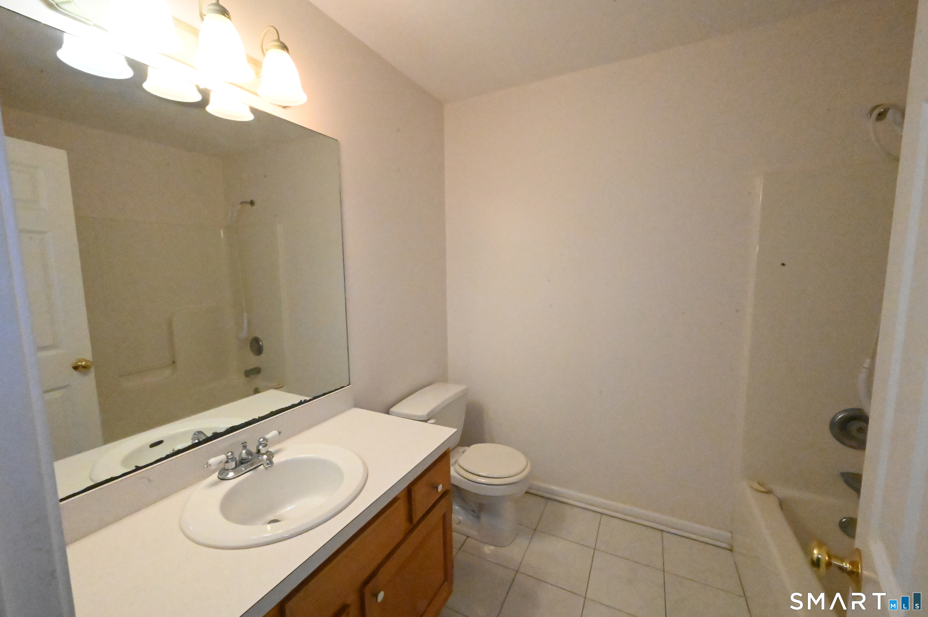 680 Totoket Road North Branford, CT 06472 - Photo 23 of 39 Gallery Image 23