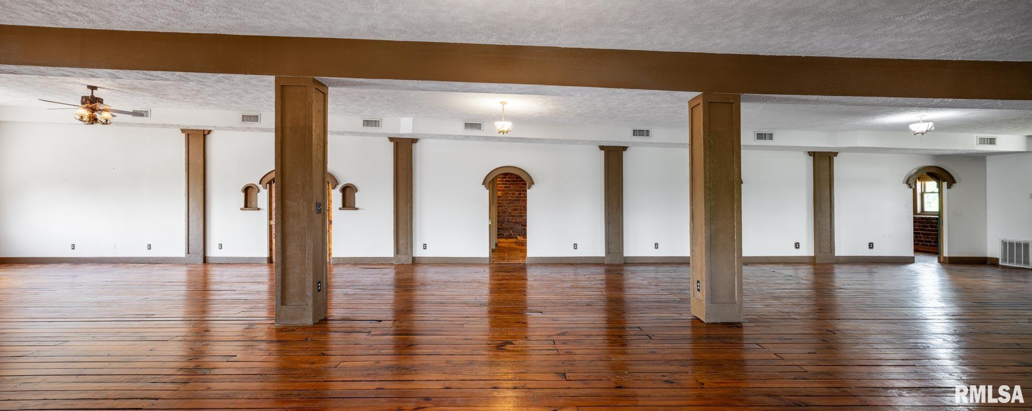 421 East Webster Street Benton, IL 62812 - Photo 34 of 63